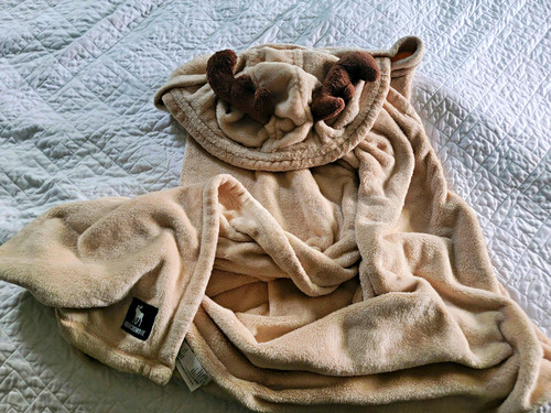 Abercrombie moose blanket - abercrombie,